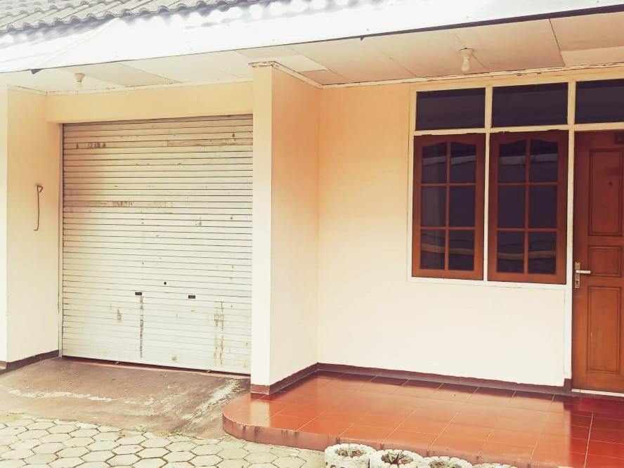 Hotel Wijaya Purwokerto Buitenkant foto