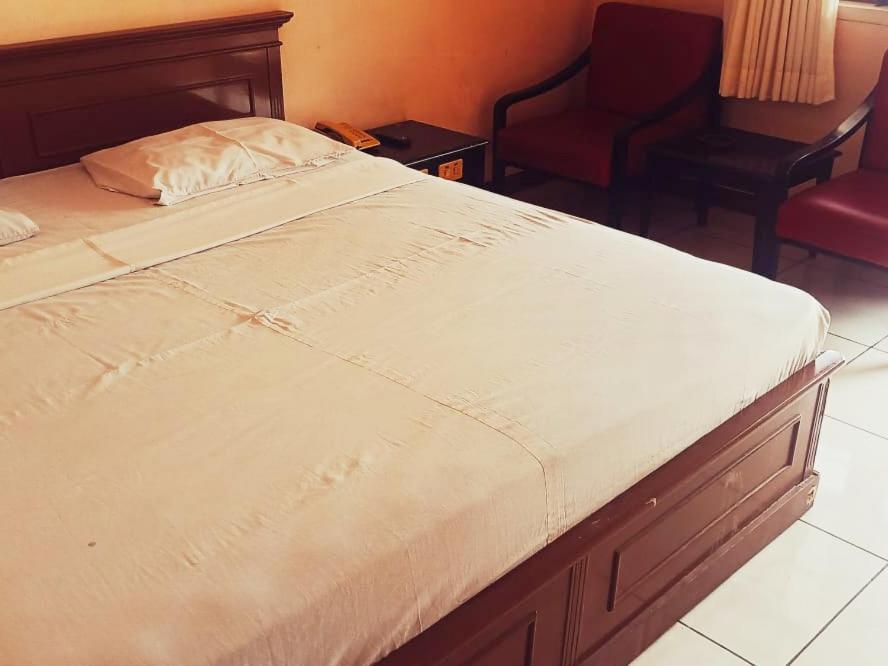 Hotel Wijaya Purwokerto Buitenkant foto