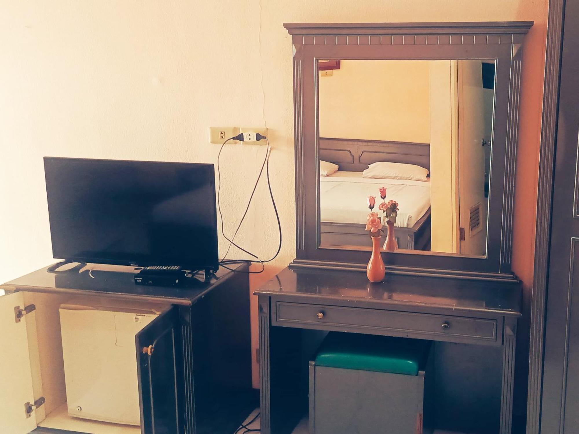 Hotel Wijaya Purwokerto Buitenkant foto