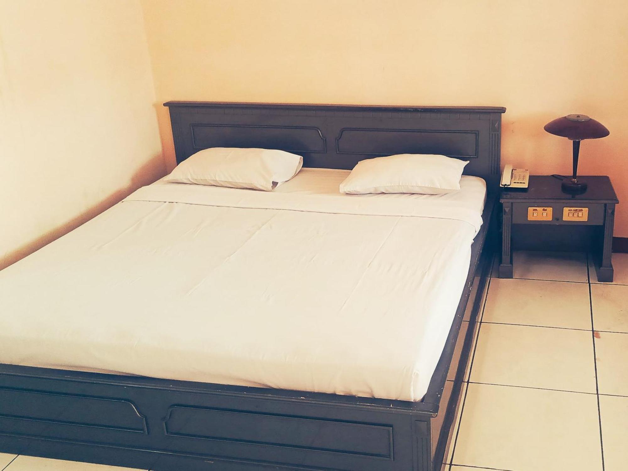 Hotel Wijaya Purwokerto Buitenkant foto
