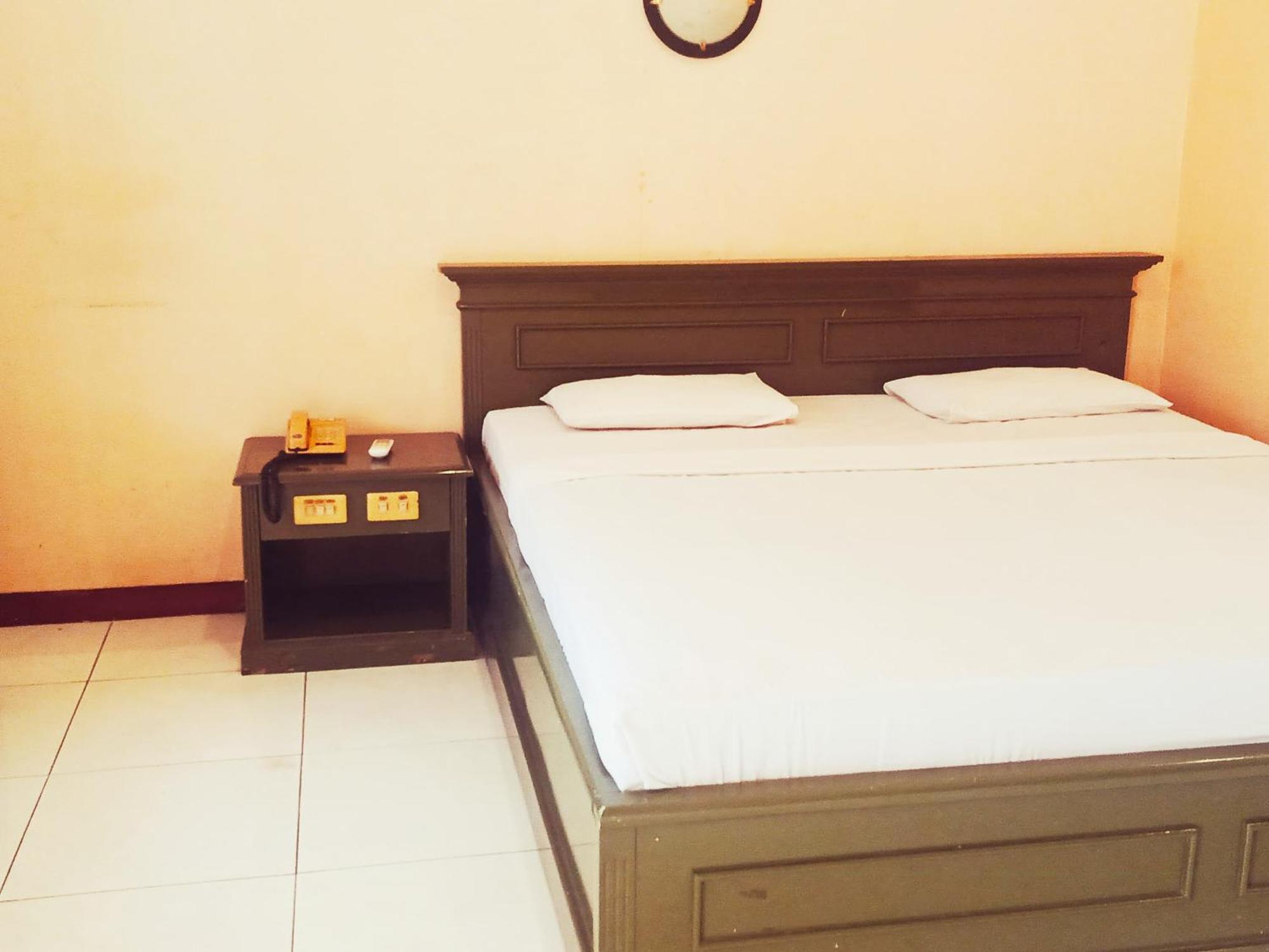 Hotel Wijaya Purwokerto Buitenkant foto