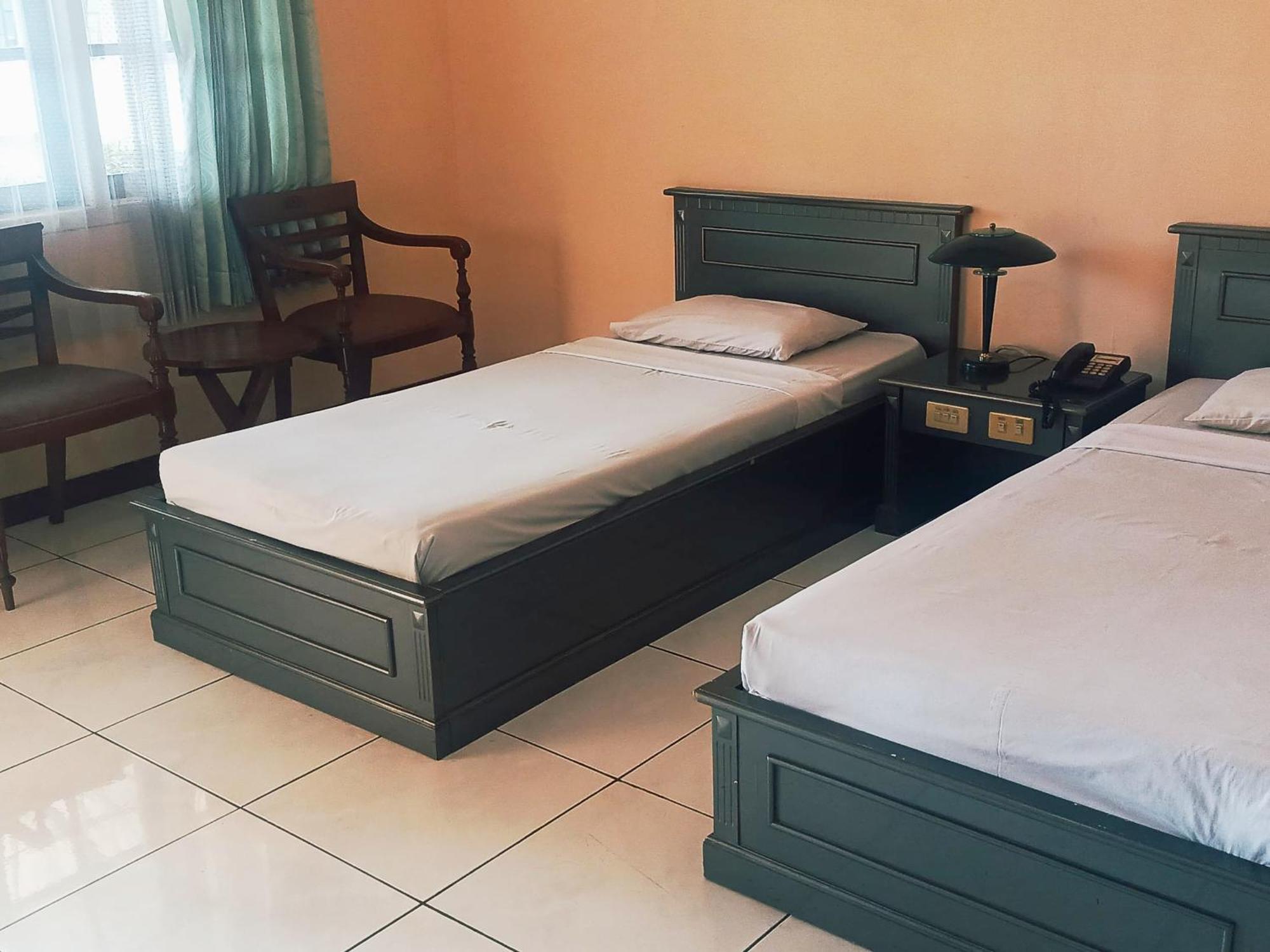 Hotel Wijaya Purwokerto Buitenkant foto