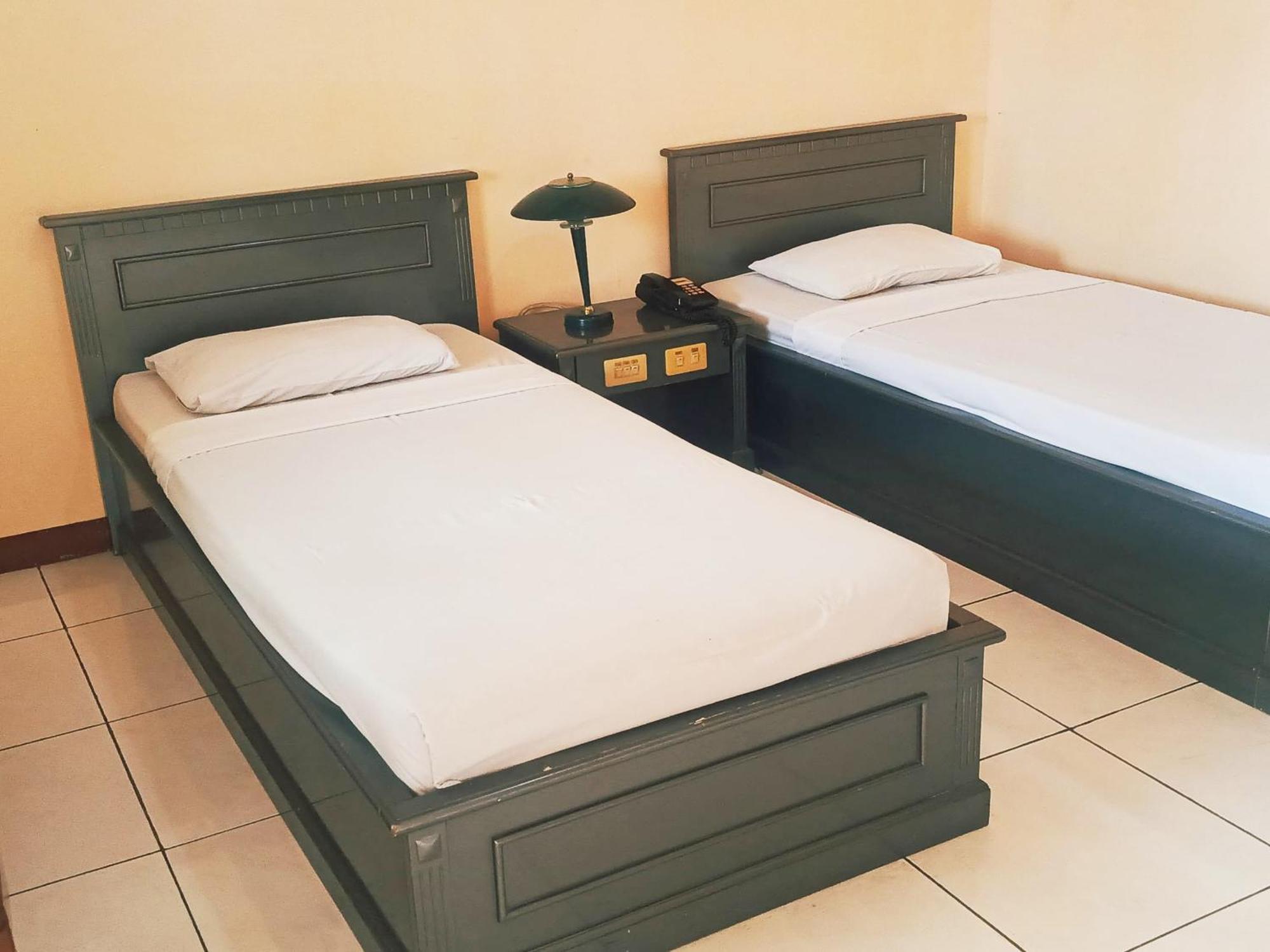 Hotel Wijaya Purwokerto Buitenkant foto