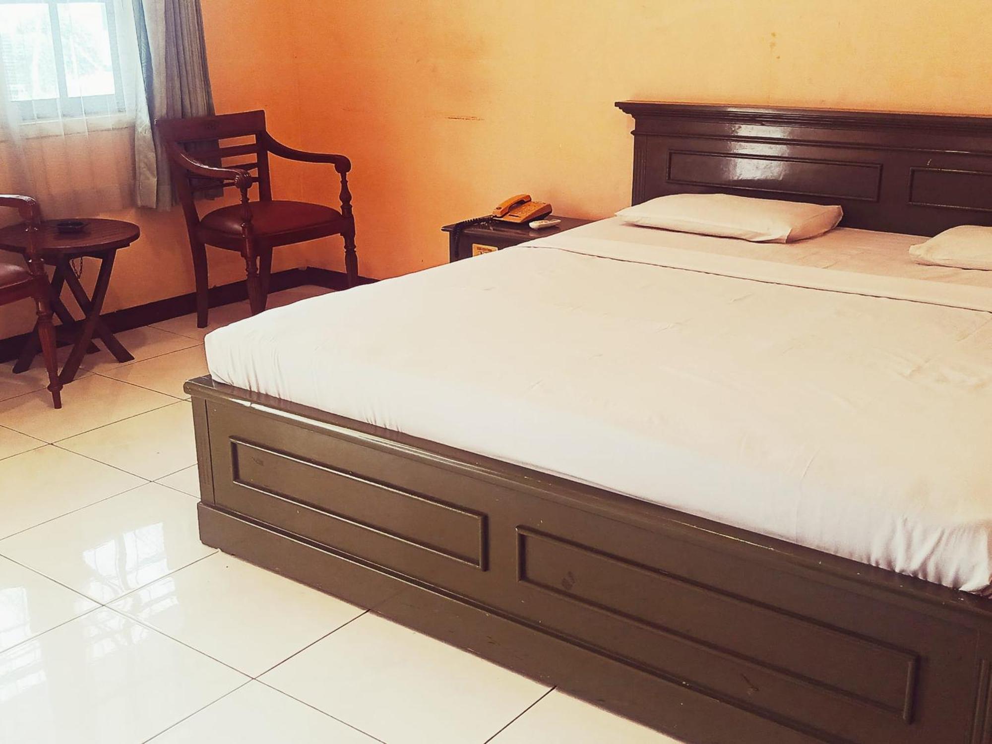 Hotel Wijaya Purwokerto Buitenkant foto
