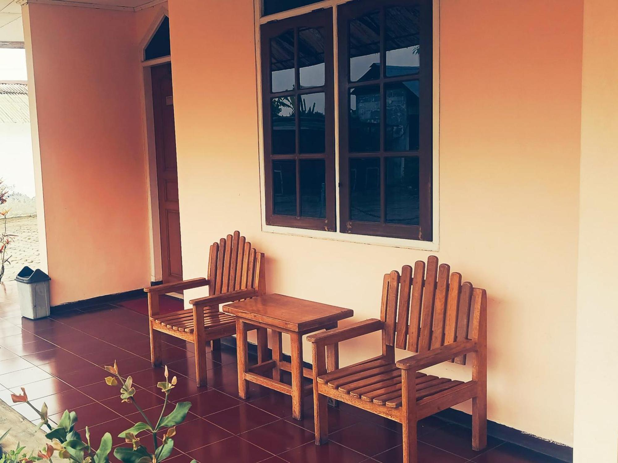 Hotel Wijaya Purwokerto Buitenkant foto
